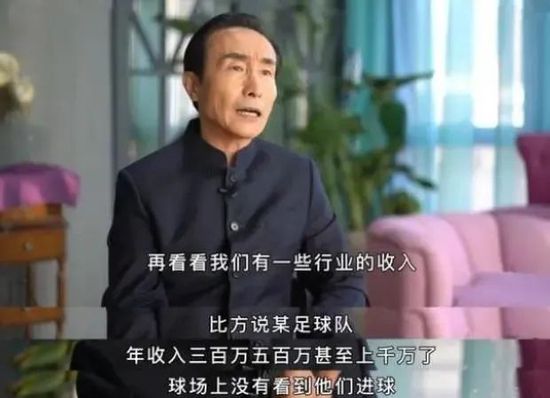 黎漾抿了抿唇，淡淡的说道，你等会儿忙完给先生打个电话吧，问问他晚上有没有空回家吃饭她不敢再打电话了，生怕打过去，接到的又是季子琪，到底是从什么时候开始，三个人的关系变得这么复杂了。